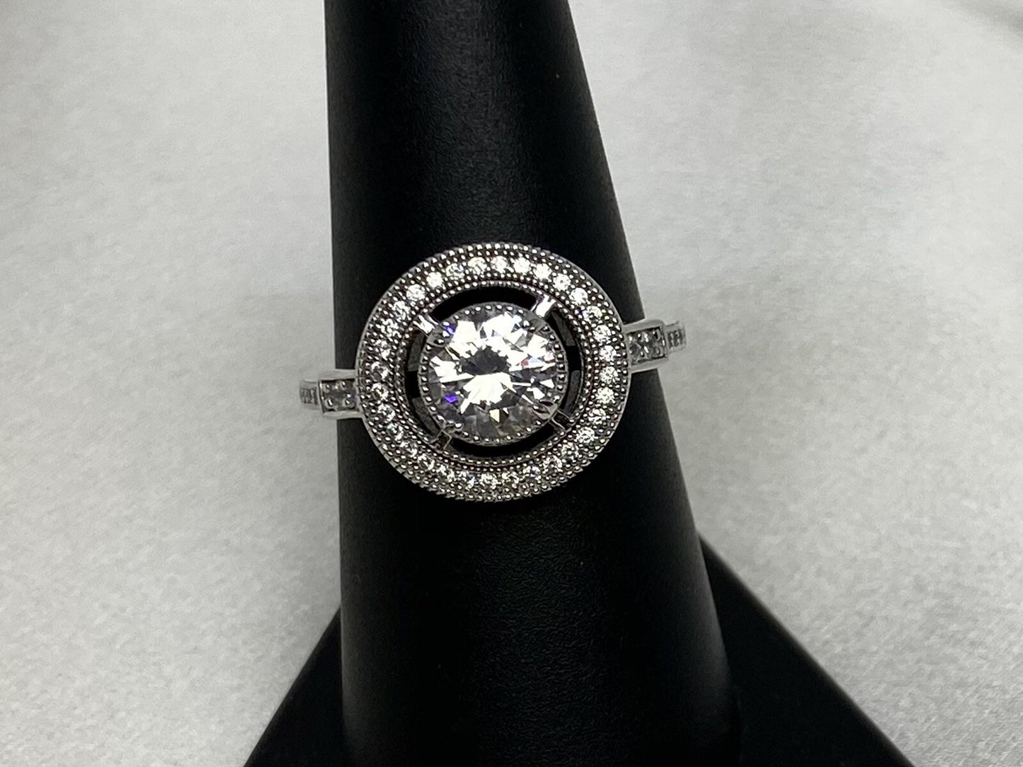 Circle Promise Cubic Zirconia Ring Rhodium Plated Sterling Silver 925 Size 7.75
