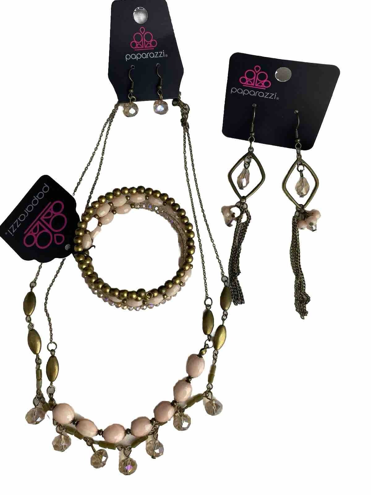 Conjunto de joyas Paparazzi de 4 piezas Celestial Chapter, Sheen Season y Effulgent Era
