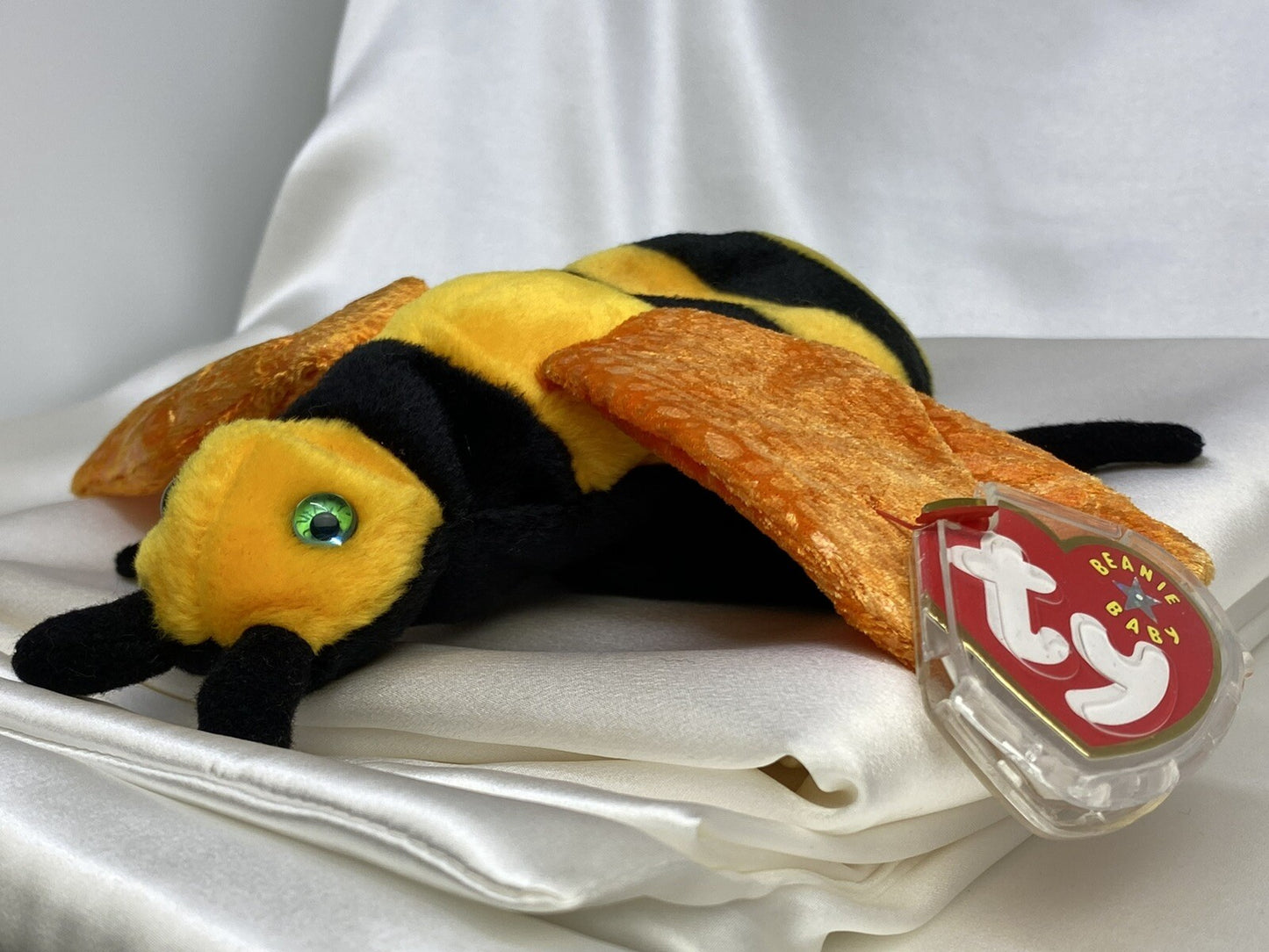 Ty Beanie Baby Buzzie the Bumblebee Plush 2000 with Hang Tag Protector Errors