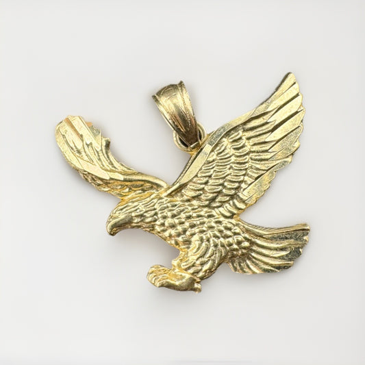 Colgante de águila voladora en 3D de oro amarillo de 14 quilates de 20.38x16 mm y 1.4 gramos, con textura de corte de diamante