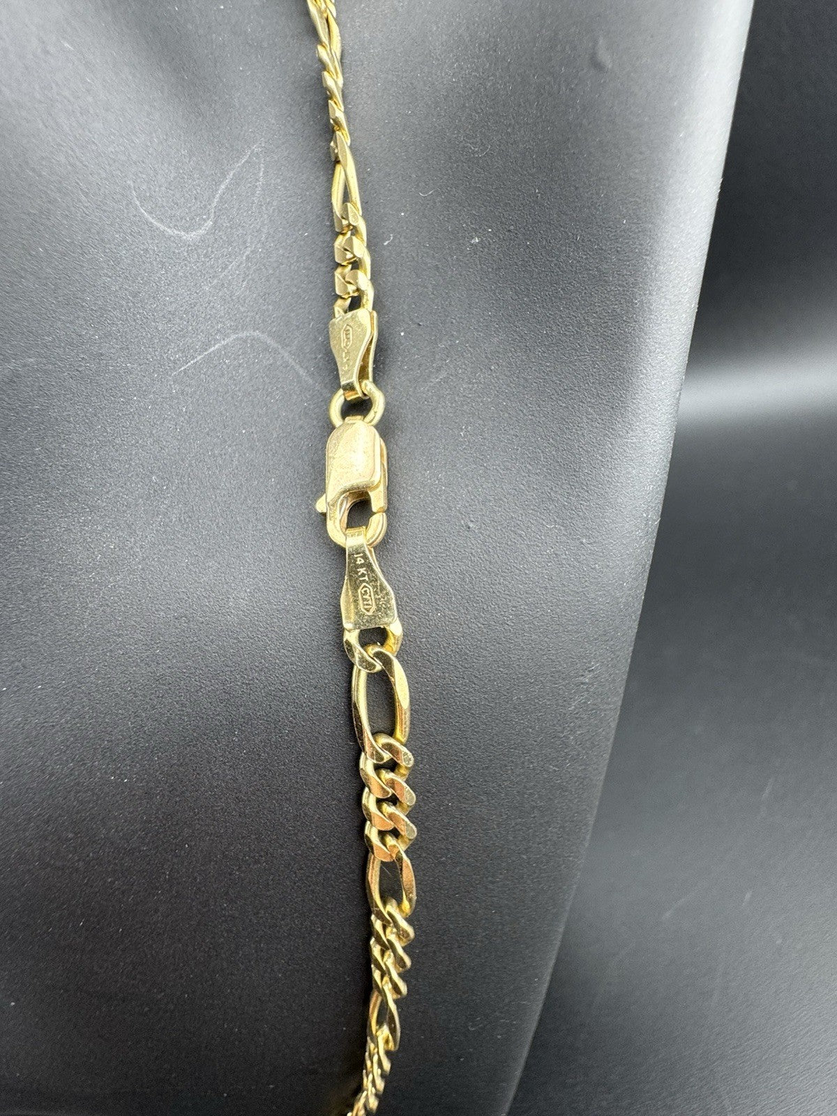 14K Yellow Gold Figaro Link Necklace Chain 16.5in 3.84mm 10.4 Gram Classic Style