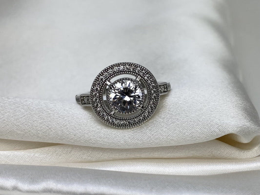 Circle Promise Cubic Zirconia Ring Rhodium Plated Sterling Silver 925 Size 7.75