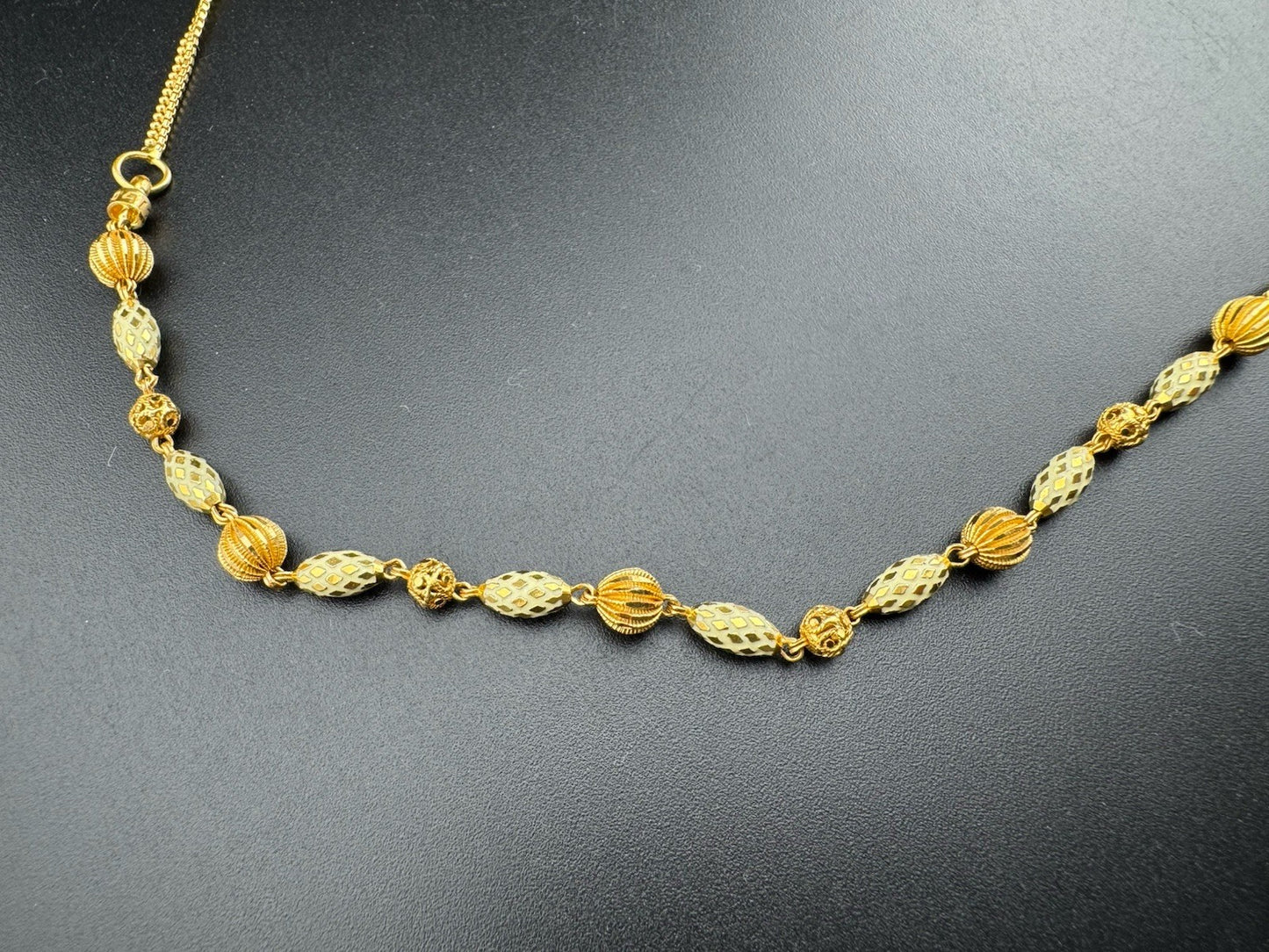 Vintage 22K Yellow Gold Beaded Necklace 5.83mm 17.5 Inch 17.8G Victorian Charms