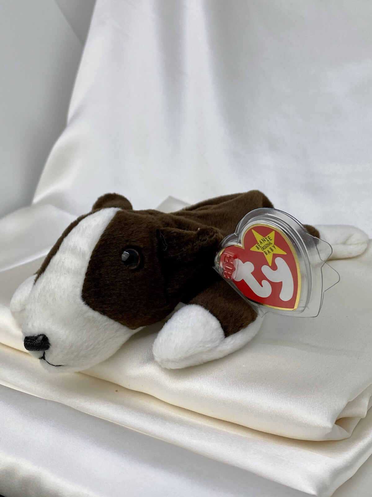 Raro Ty Beanie Baby Retirado Bruno El Perro 1997 Pellets P.E. Nuevos Con Errores