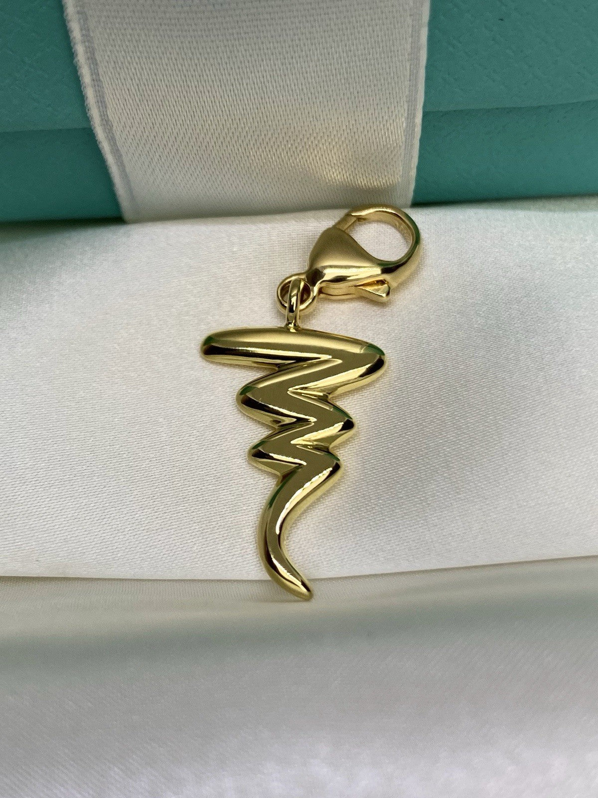 Tiffany & Co Zig Zag Charm Paloma Picasso 18k Yellow Gold Squiggle Pendant 4.7G