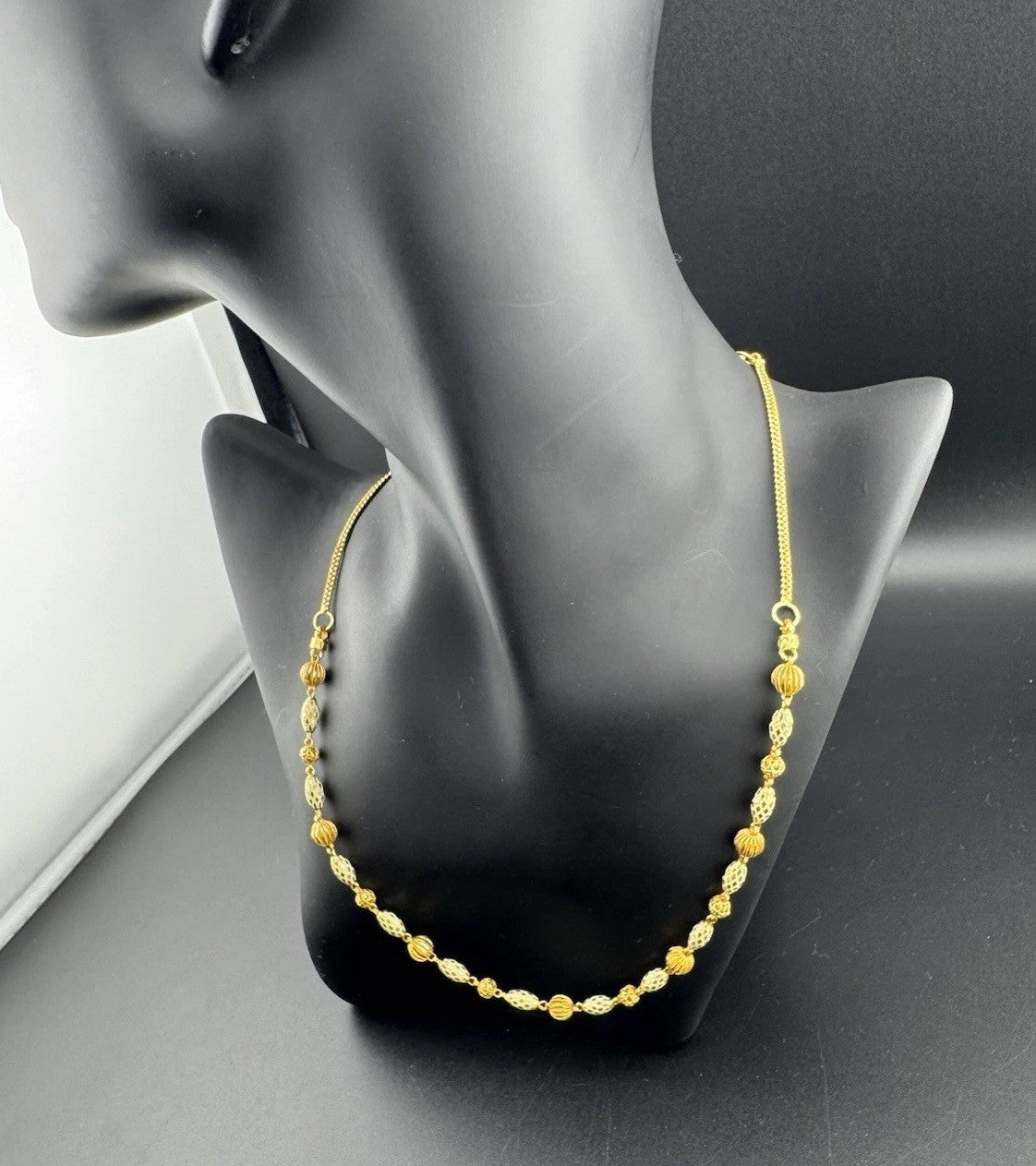 Vintage 22K Yellow Gold Beaded Necklace 5.83mm 17.5 Inch 17.8G Victorian Charms