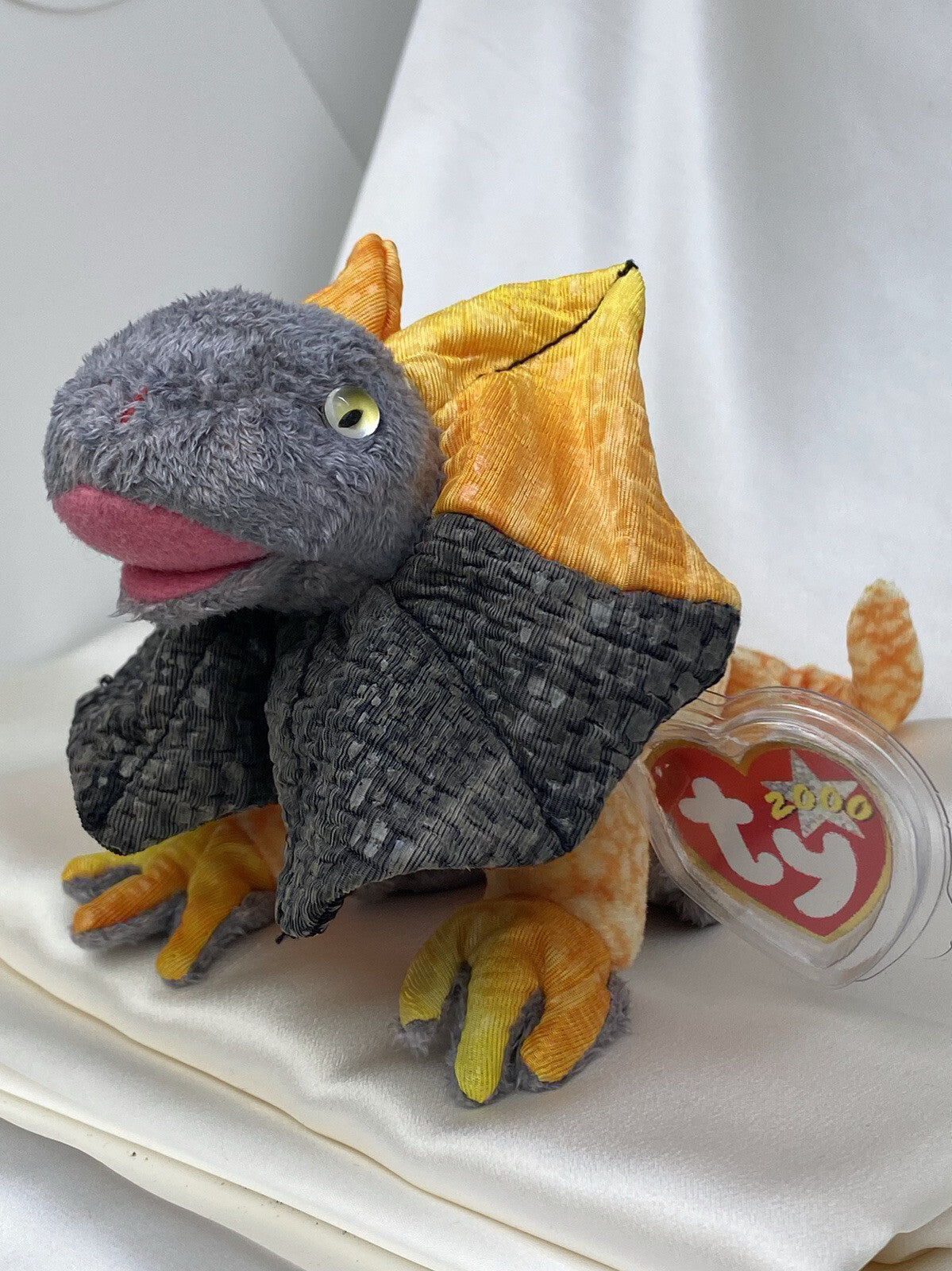Rare Retired Ty Beanie Baby Slayer The Dragon 2000 Mint P.E. Pellets With Errors