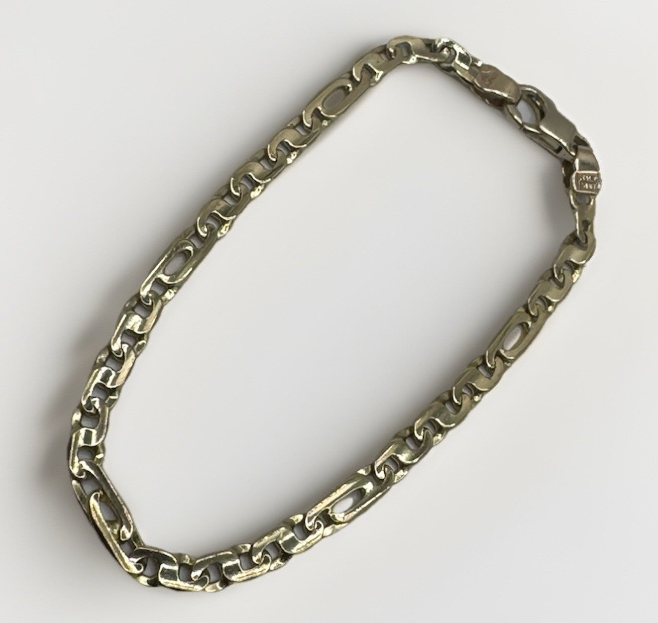 14K Yellow Gold Figaro Chain Bracelet 6.75in 3.85mm 5.9 Grams Italy Heart Emblem
