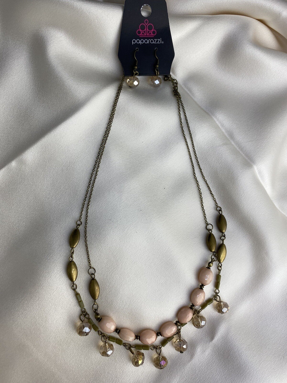 Conjunto de joyas Paparazzi de 4 piezas Celestial Chapter, Sheen Season y Effulgent Era