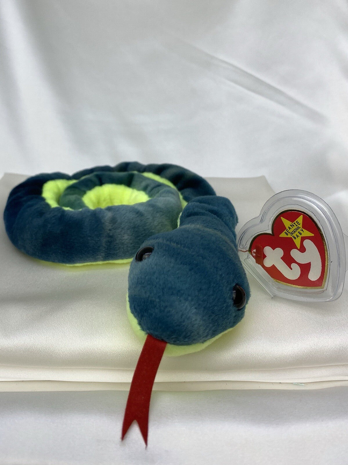 Rare Retired Ty Beanie Baby Hissy The Snake 1997 Mint P.E. Pellets With Errors