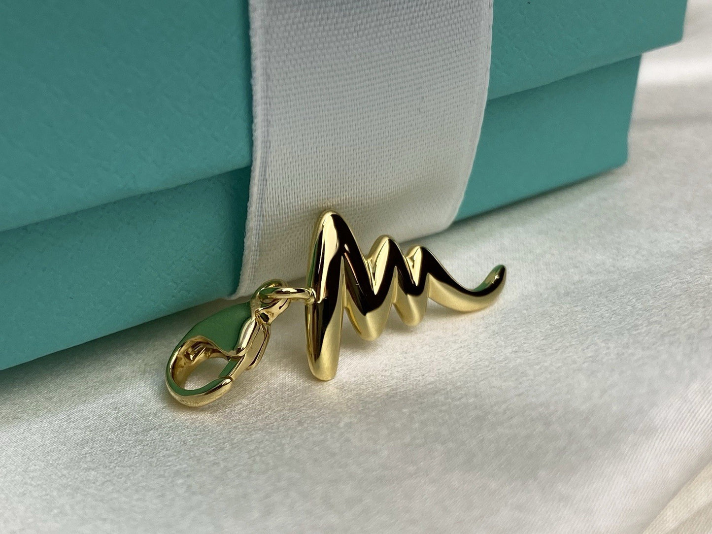 Tiffany & Co Zig Zag Charm Paloma Picasso 18k Yellow Gold Squiggle Pendant 4.7G