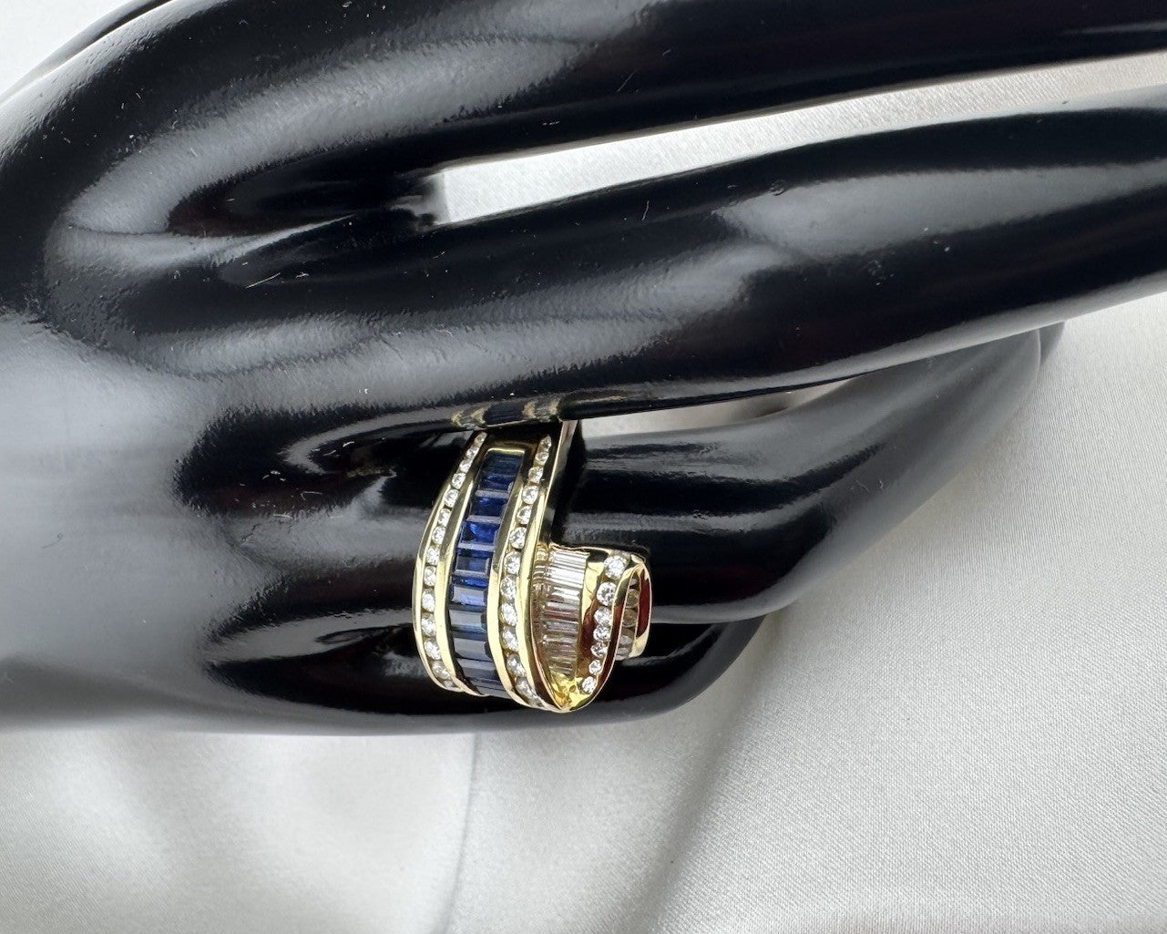 Charles Krypell 18K Yellow Gold Sapphire & Diamond Ribbon Crossover Ring 13.4G