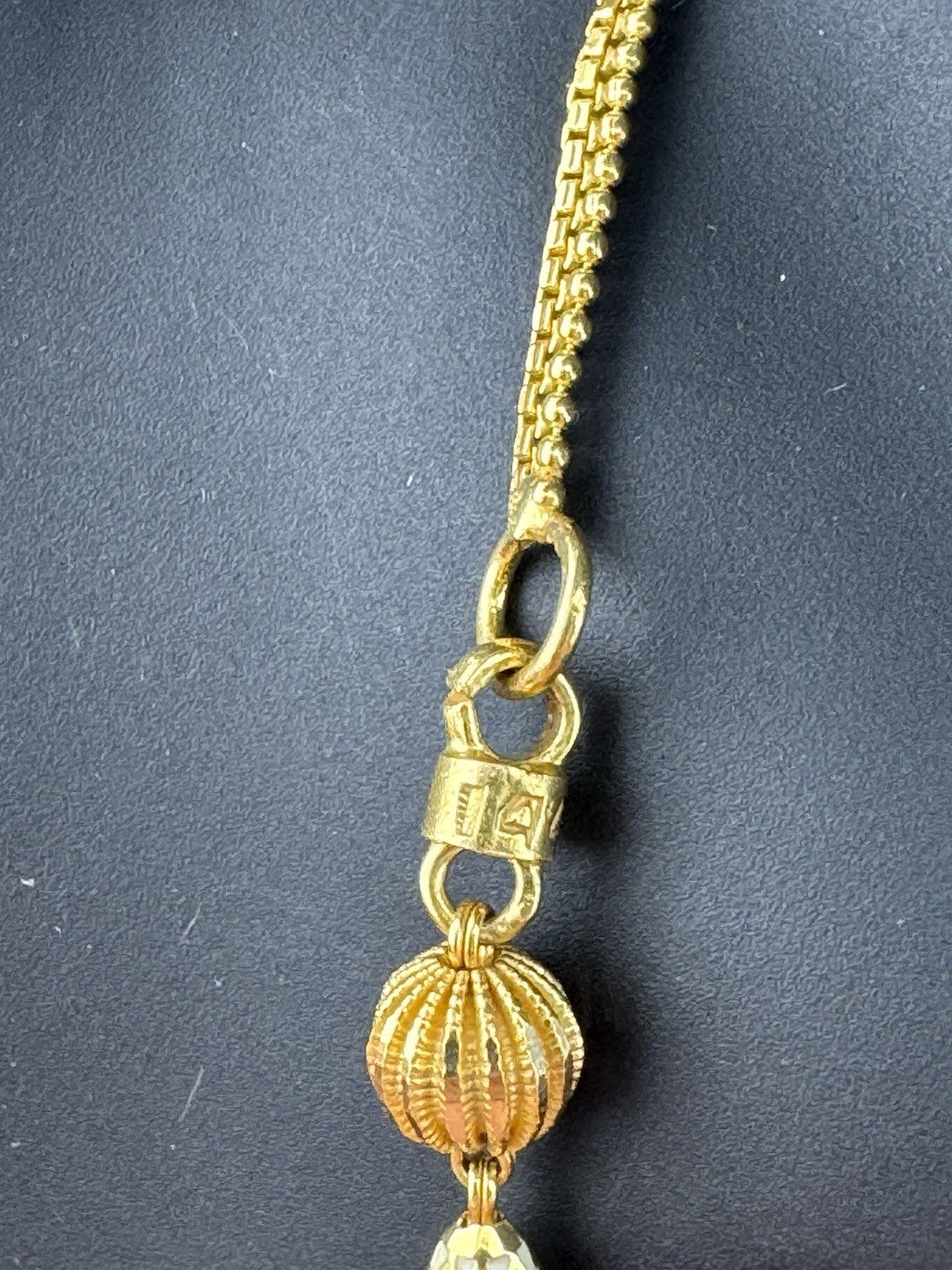 Vintage 22K Yellow Gold Beaded Necklace 5.83mm 17.5 Inch 17.8G Victorian Charms