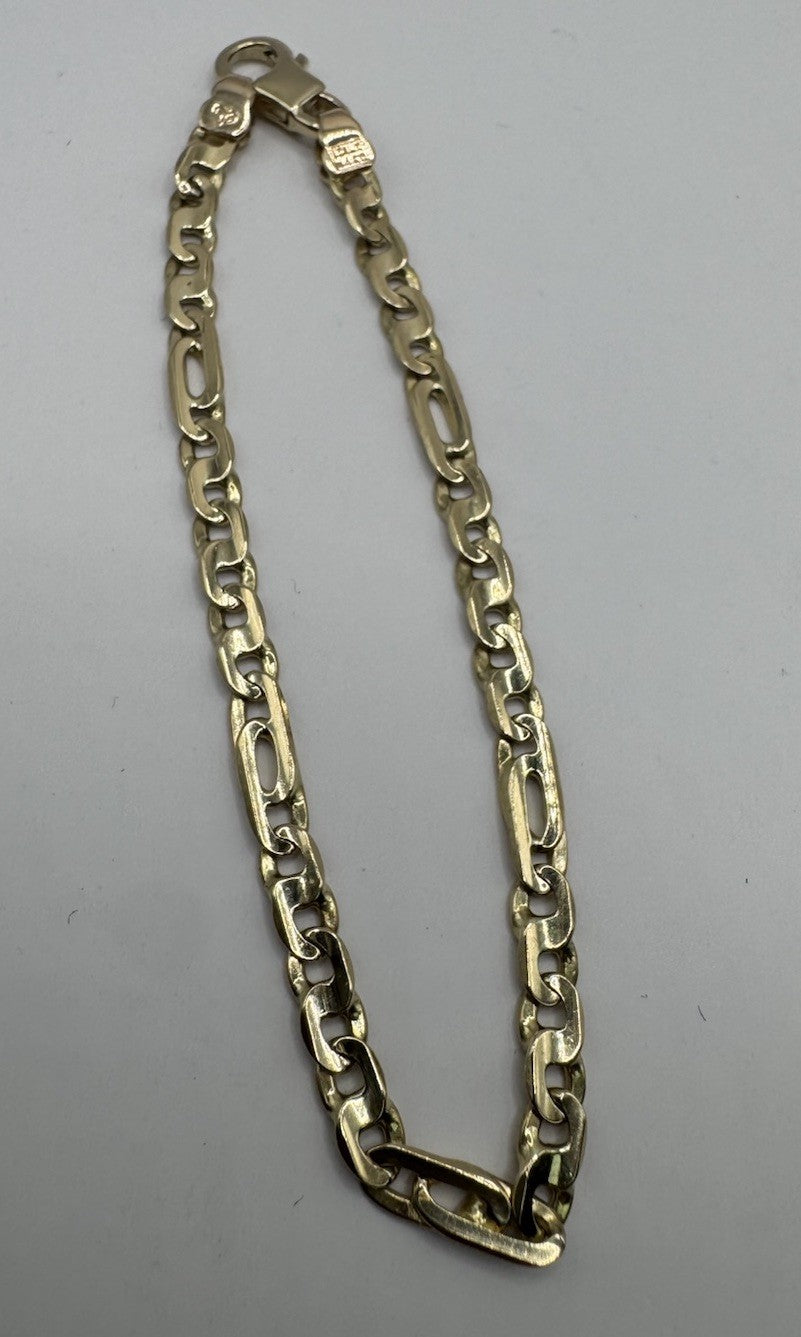 14K Yellow Gold Figaro Chain Bracelet 6.75in 3.85mm 5.9 Grams Italy Heart Emblem