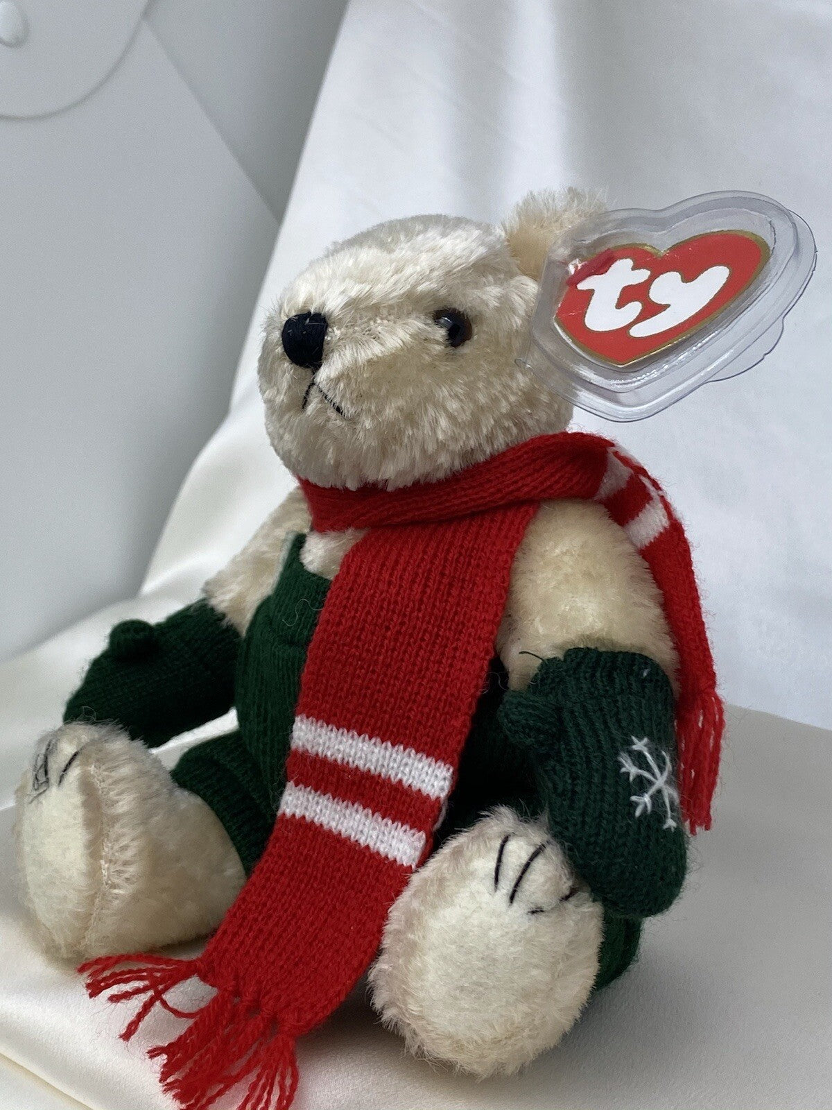 Rare Retired Ty Beanie Baby Weatherby Cold Hands Warm Heart 2000 Mint W Errors