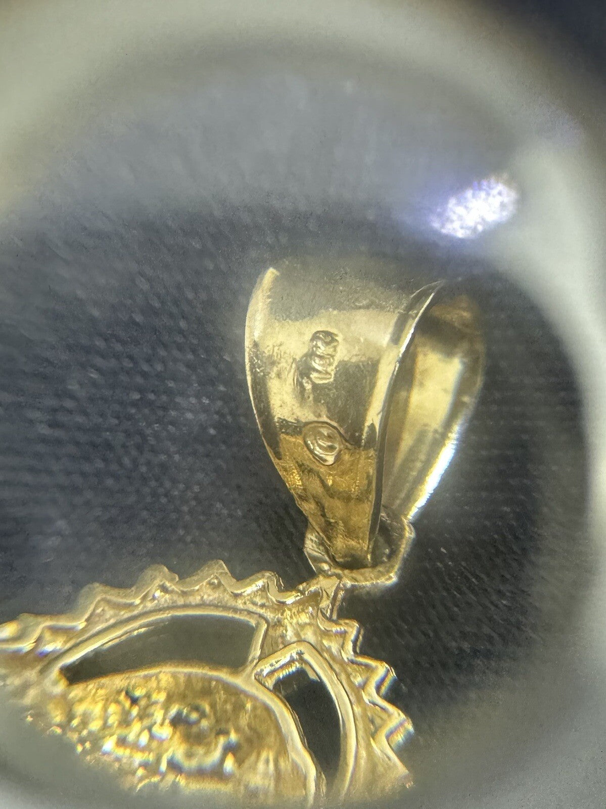 14K Yellow Gold Divine Baby Jesus Pendant 5.2 Grams 46.56mm x 24.44mm