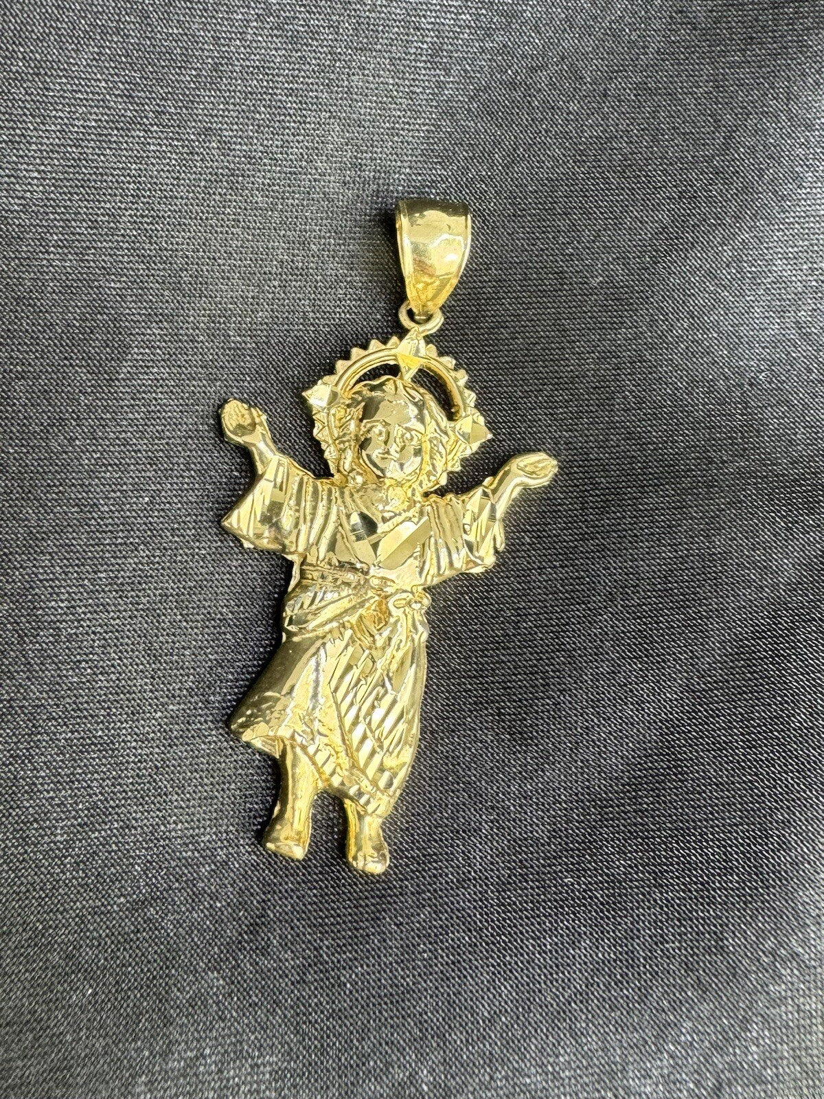 14K Yellow Gold Divine Baby Jesus Pendant 5.2 Grams 46.56mm x 24.44mm