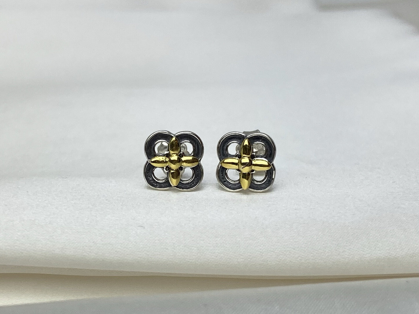 Pandora Sterling Silver 925 14k Yellow Gold Two-Tone Flower Stud Earrings