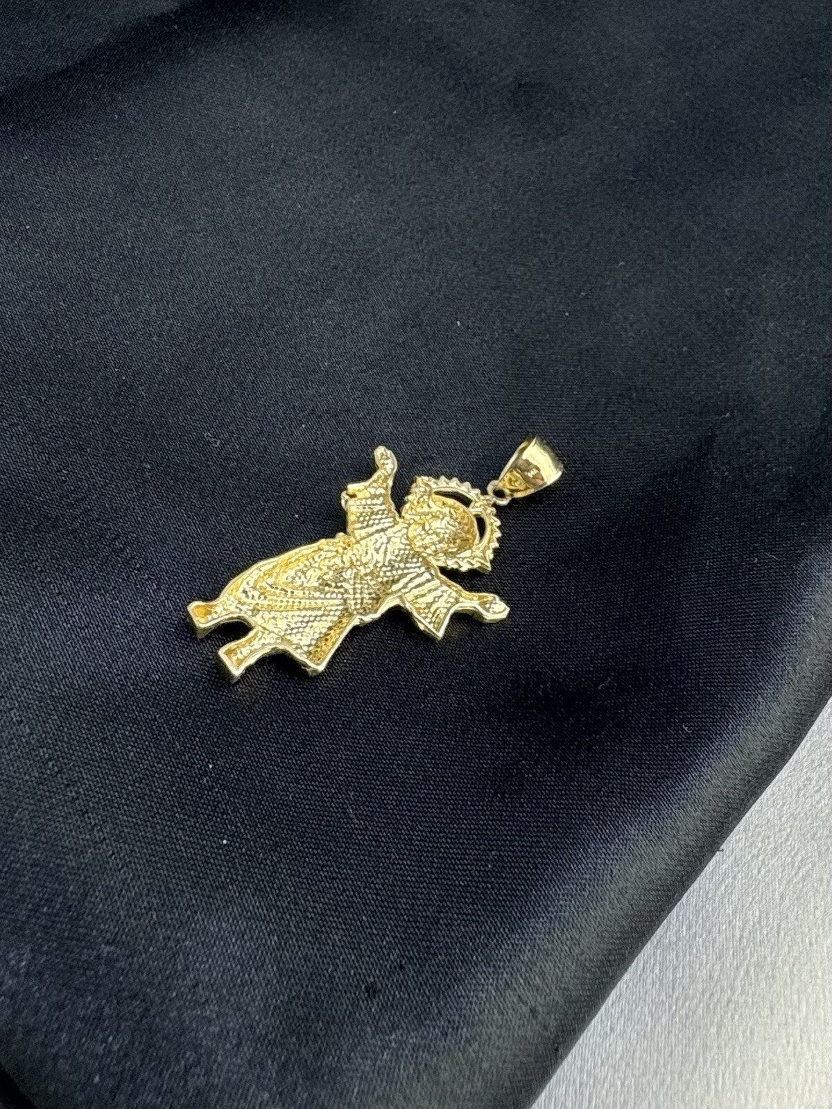 14K Yellow Gold Divine Baby Jesus Pendant 5.2 Grams 46.56mm x 24.44mm
