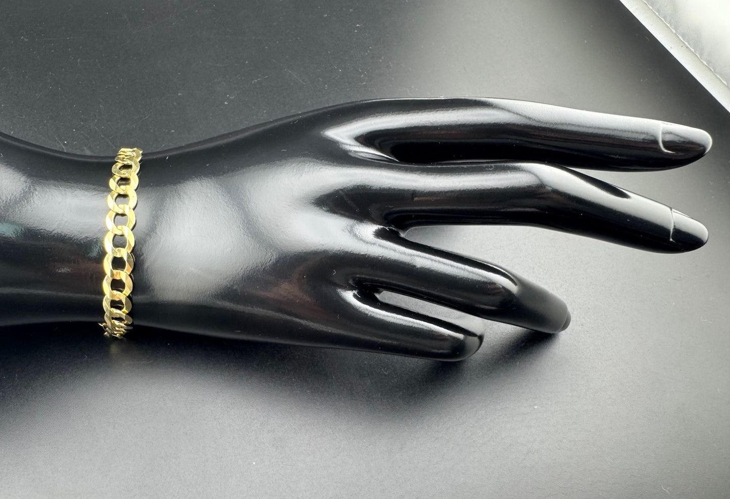 14K Yellow Gold Curb Link Bracelet 7.10mm Width 7in ~ 9.3 Grams