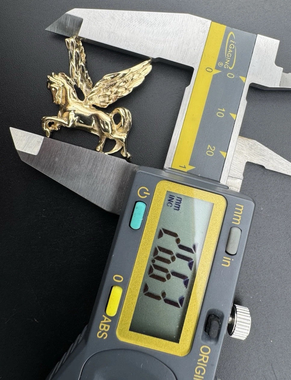 14K Yellow Gold Flying Pegasus Horse Pendant 5.6 Gram 26x24mm Mythical Design