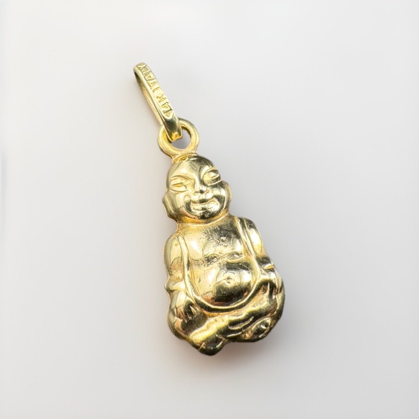 Colgante de amuleto Buda de oro amarillo de 14 quilates, 1,6 gramos, 23x9 mm, diseño de paz espiritual